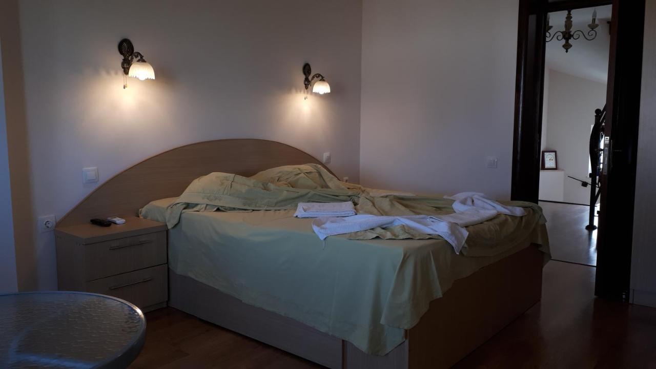 Hotel Vila "Livia" à Techirghiol Extérieur photo