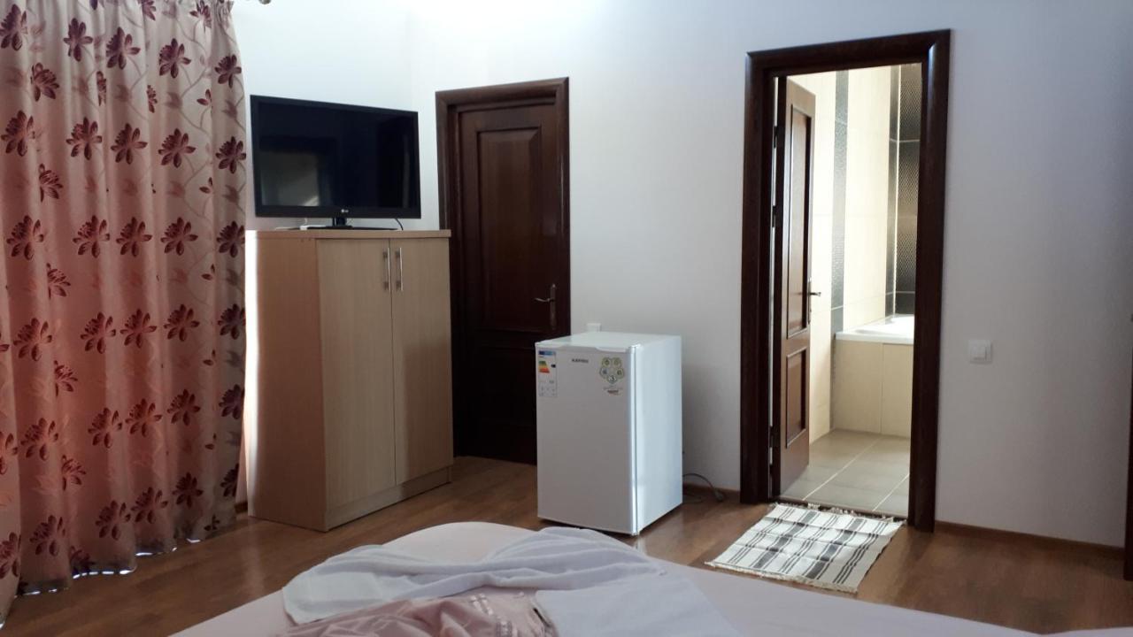 Hotel Vila "Livia" à Techirghiol Extérieur photo