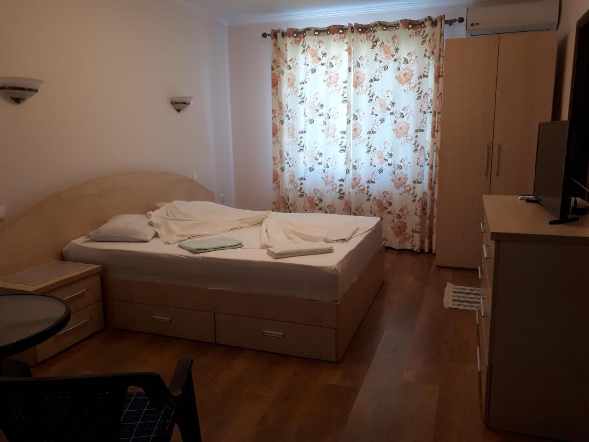 Hotel Vila "Livia" à Techirghiol Extérieur photo