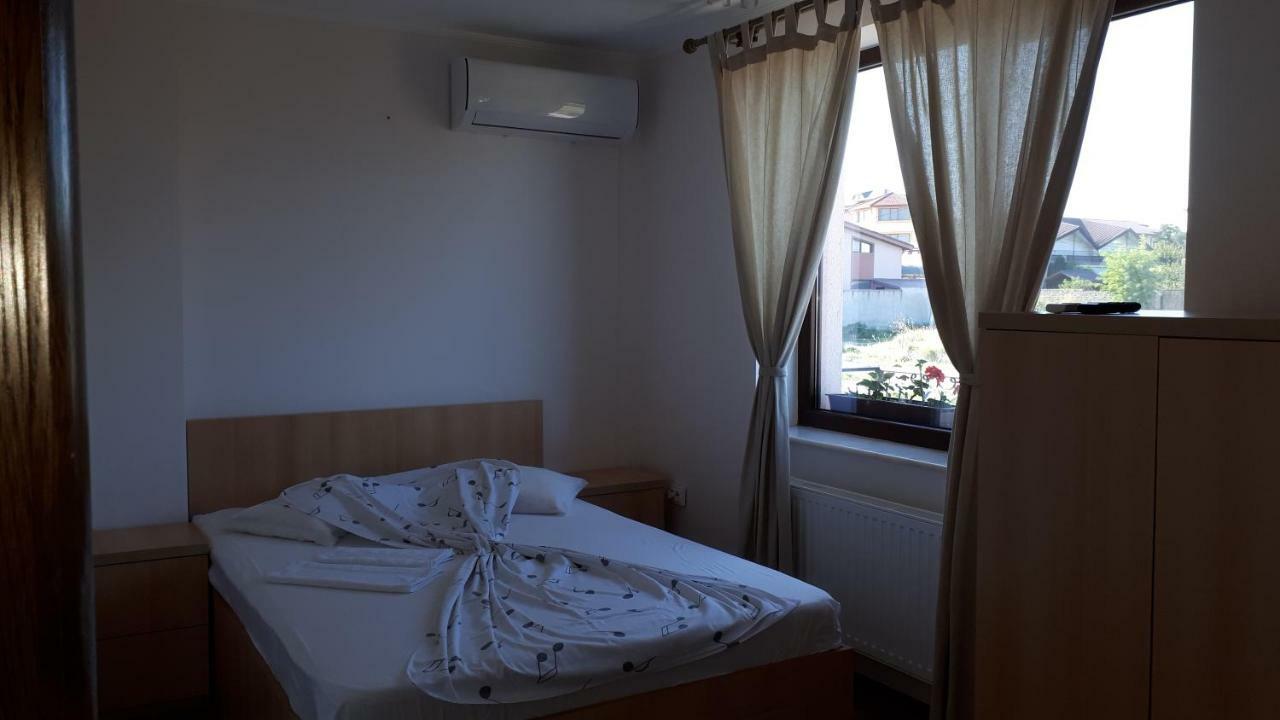 Hotel Vila "Livia" à Techirghiol Extérieur photo