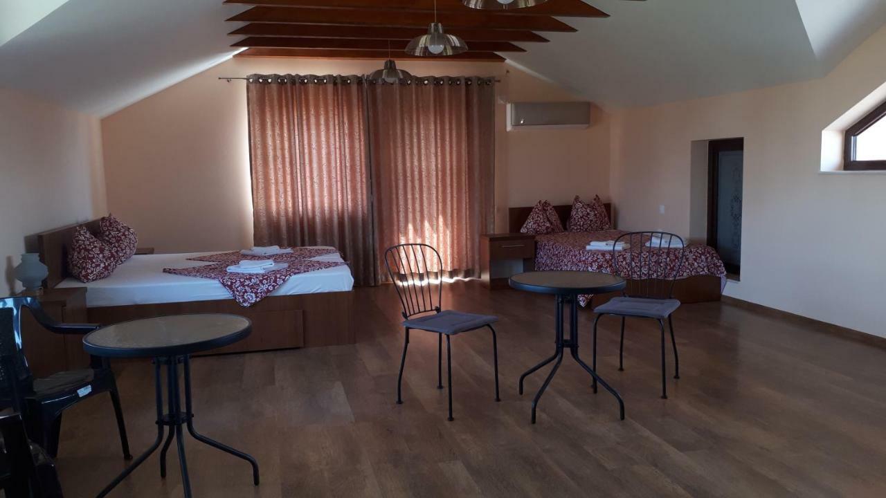 Hotel Vila "Livia" à Techirghiol Extérieur photo