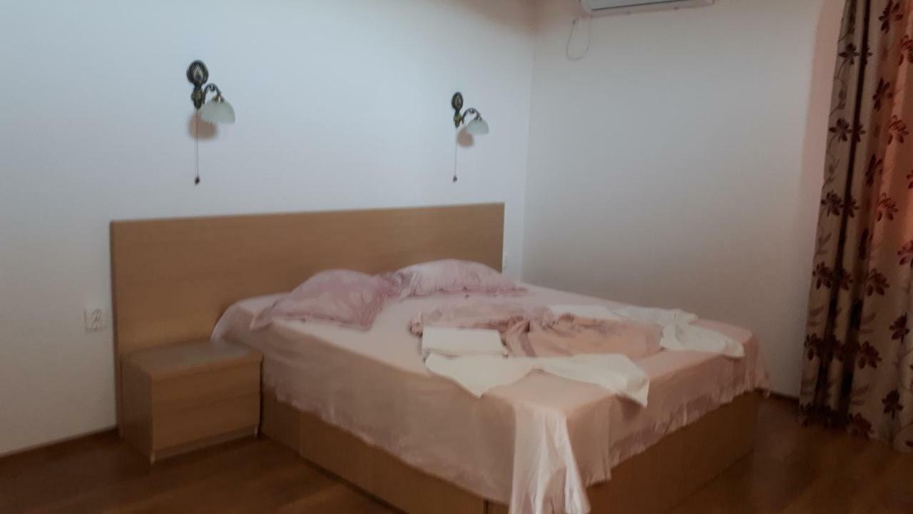 Hotel Vila "Livia" à Techirghiol Extérieur photo